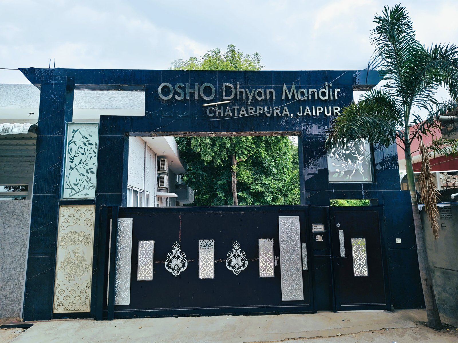 Osho Jaipur — meditation hall and gardens